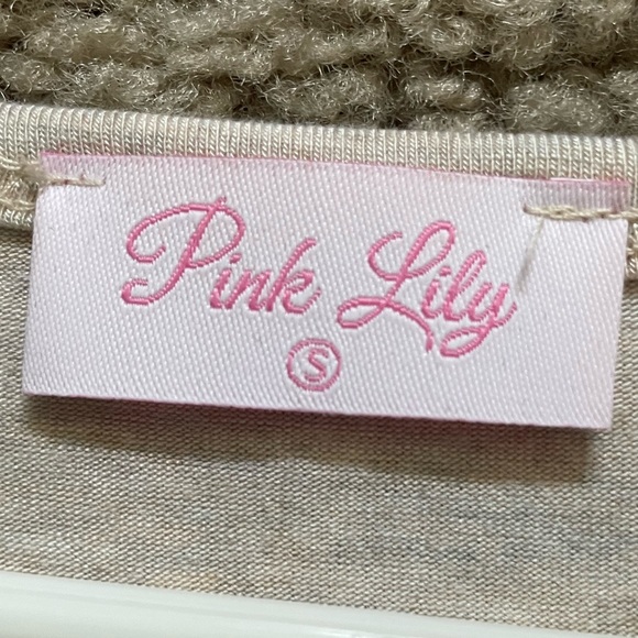 Pink Lily Tiered Cream Blouse - Picture 3 of 3